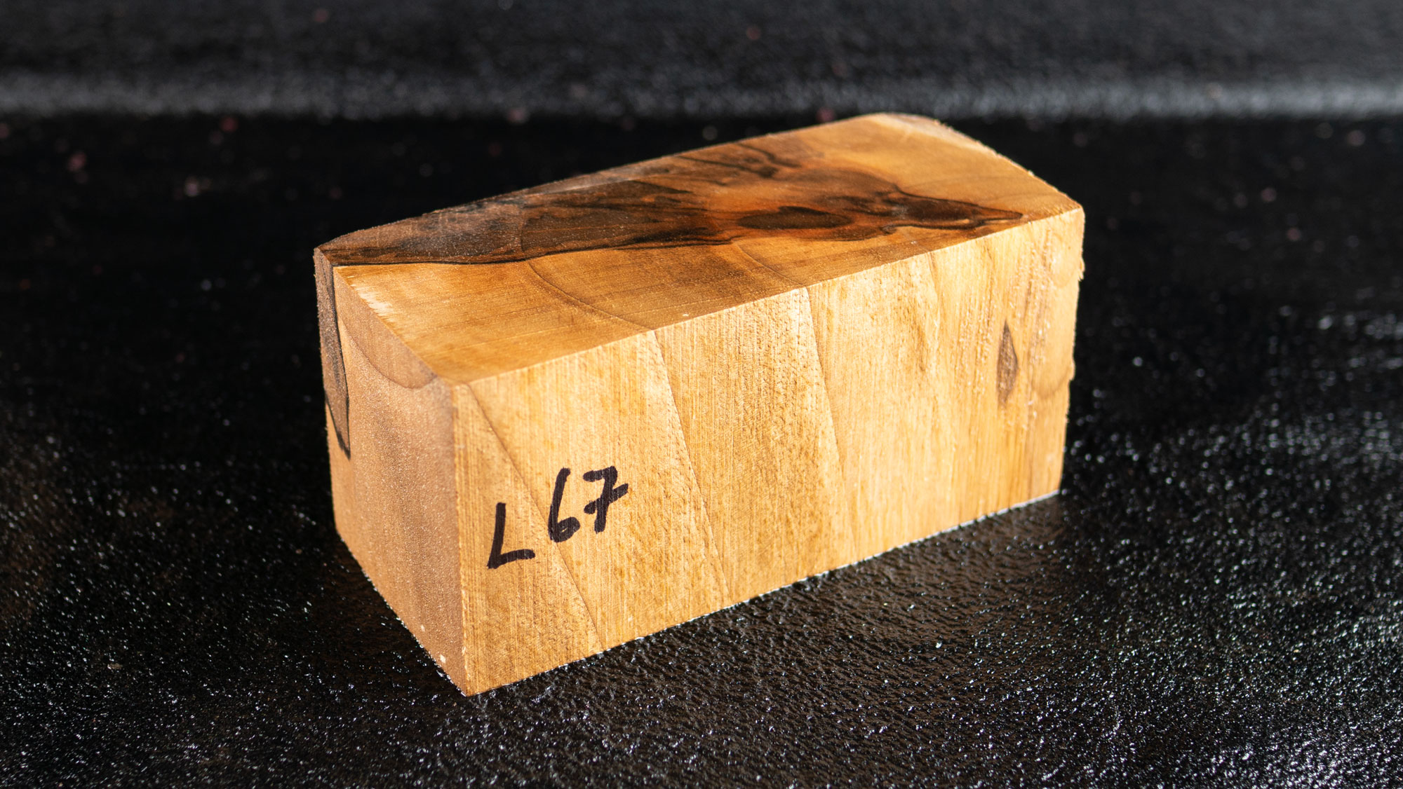 L67 - Messergriff
