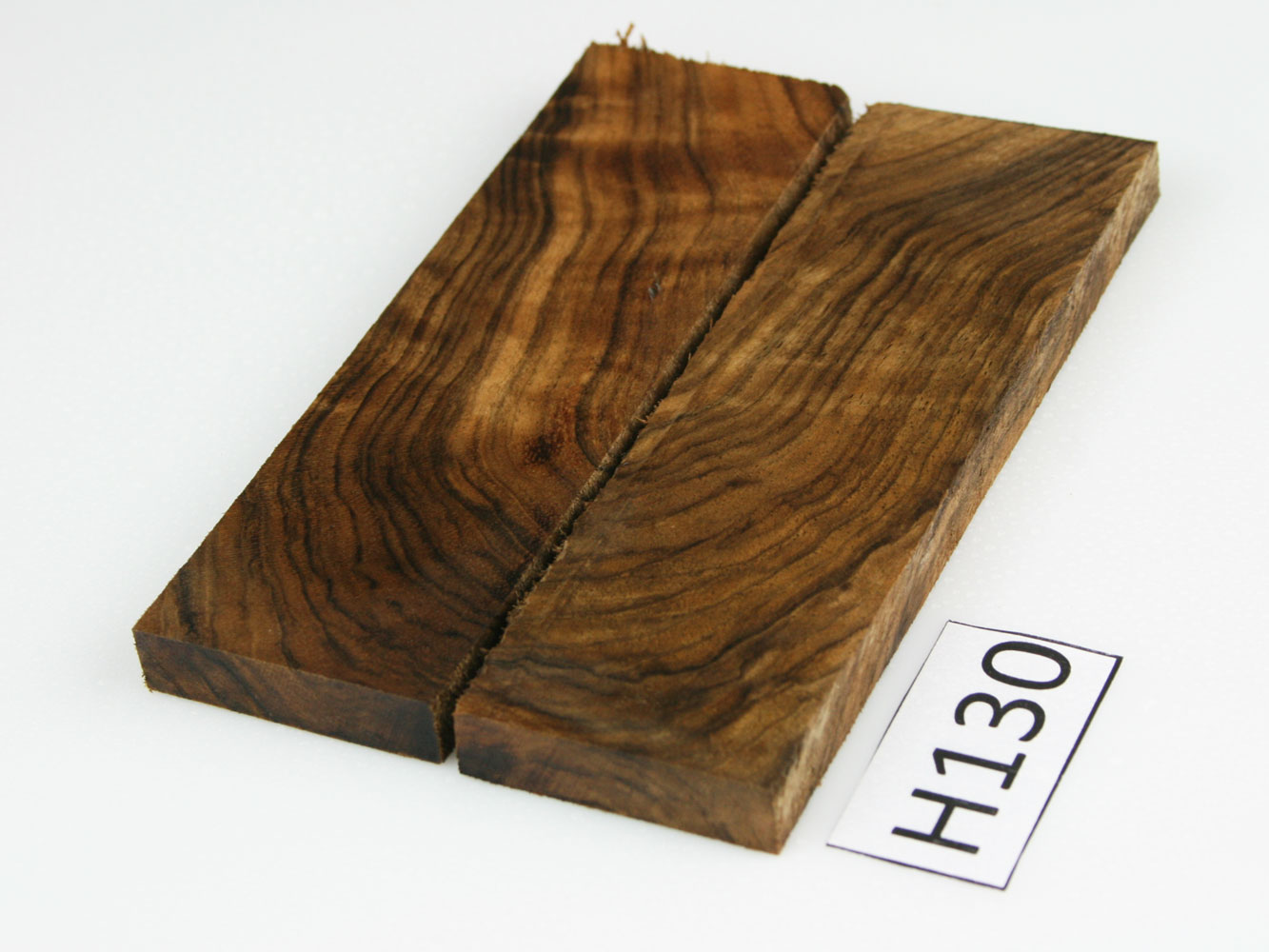 H130 - Messergriffschalen