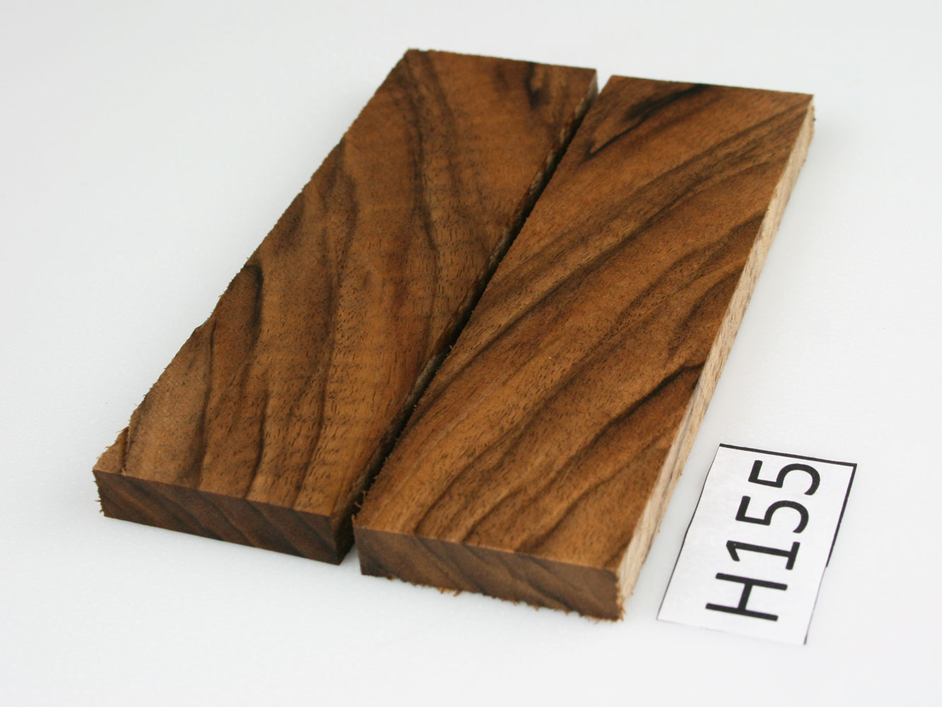 H155 - Messergriffschalen