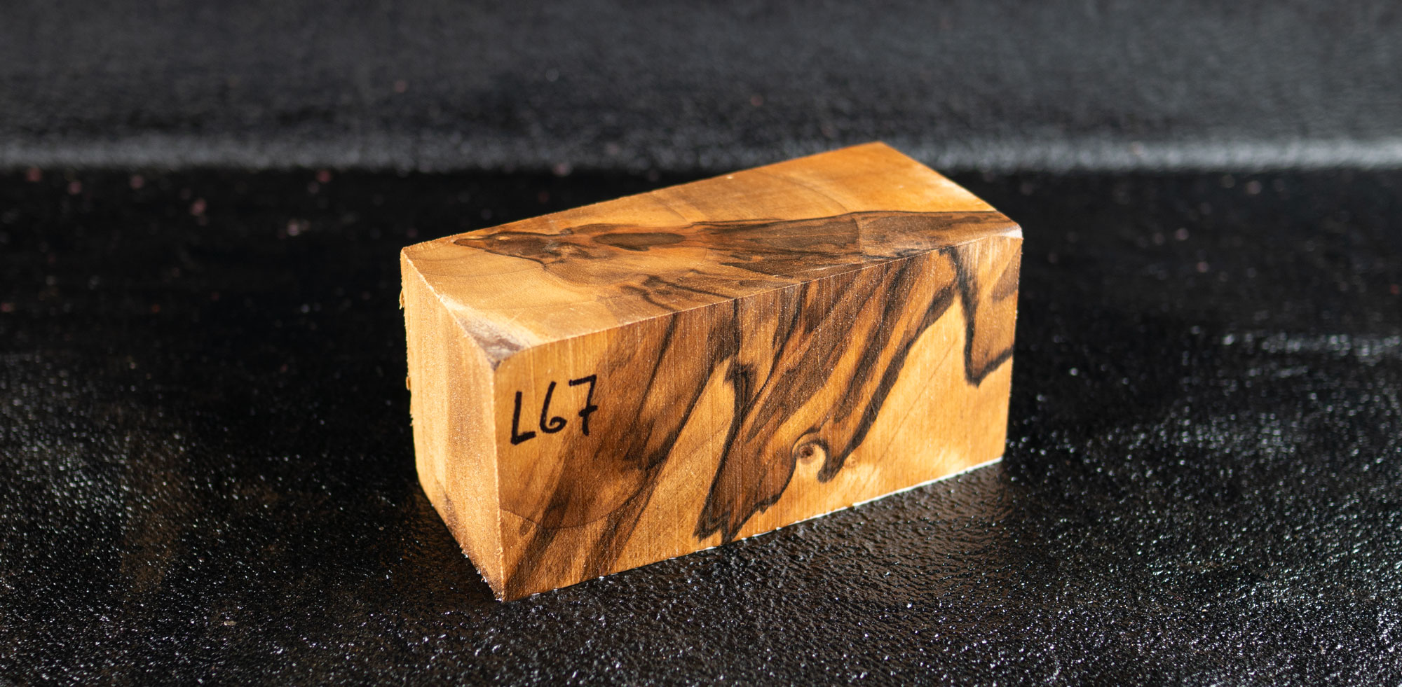 L67 - Messergriff