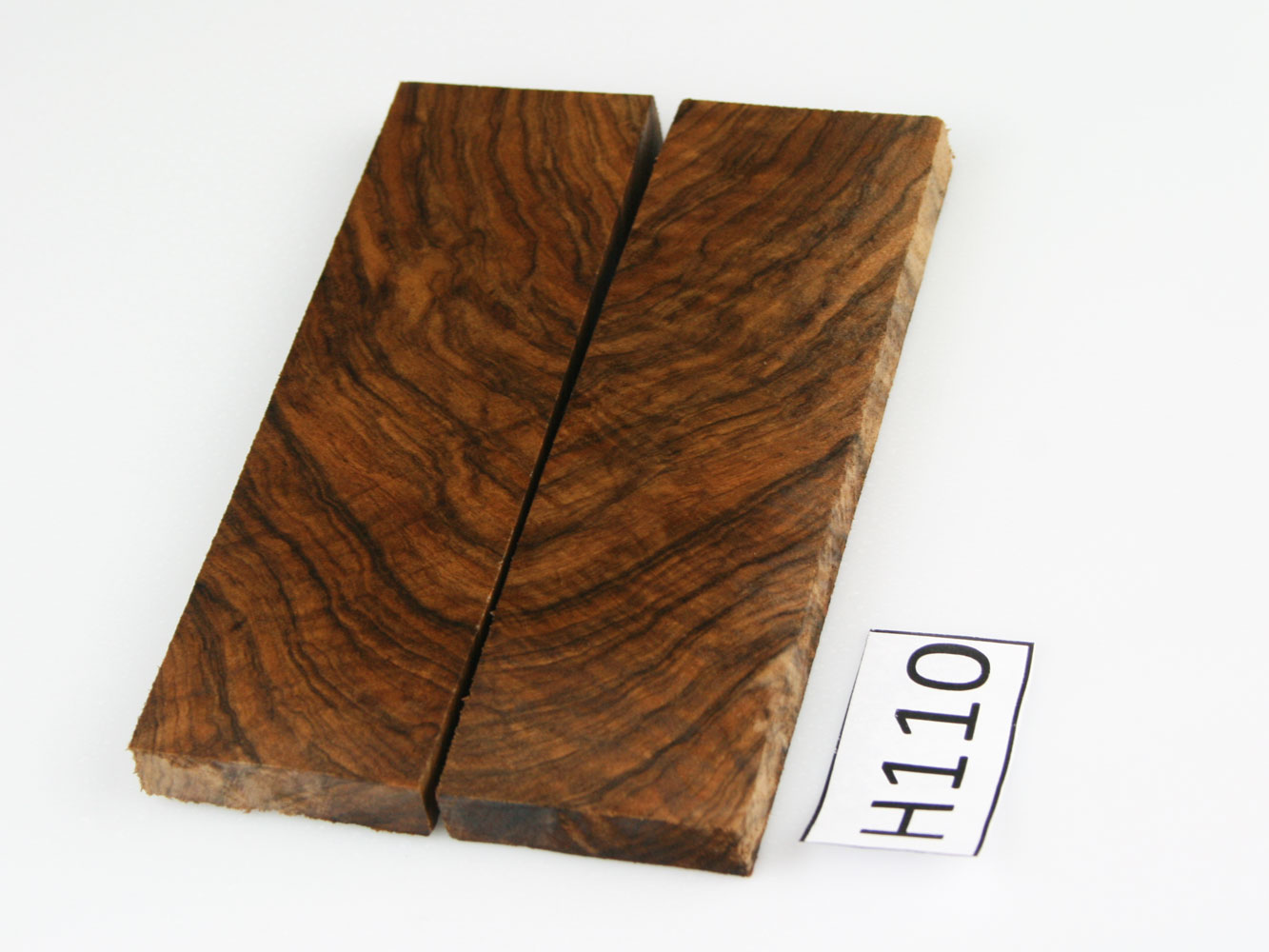 H110 - Messergriffschalen
